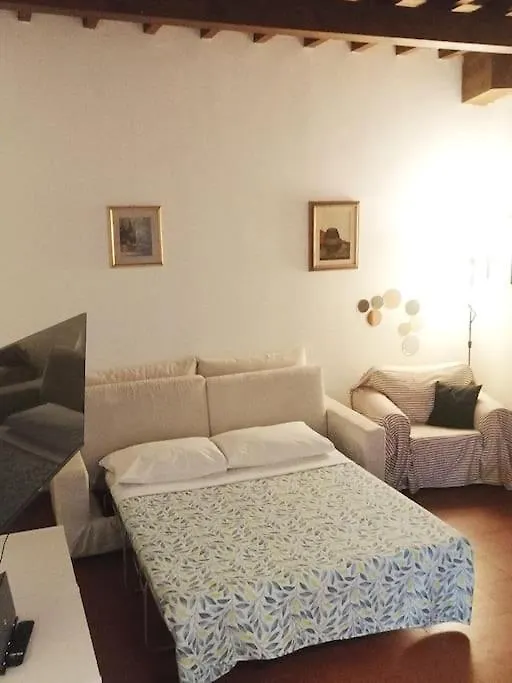 Cozy Apartment Near Train Station Florence Italy