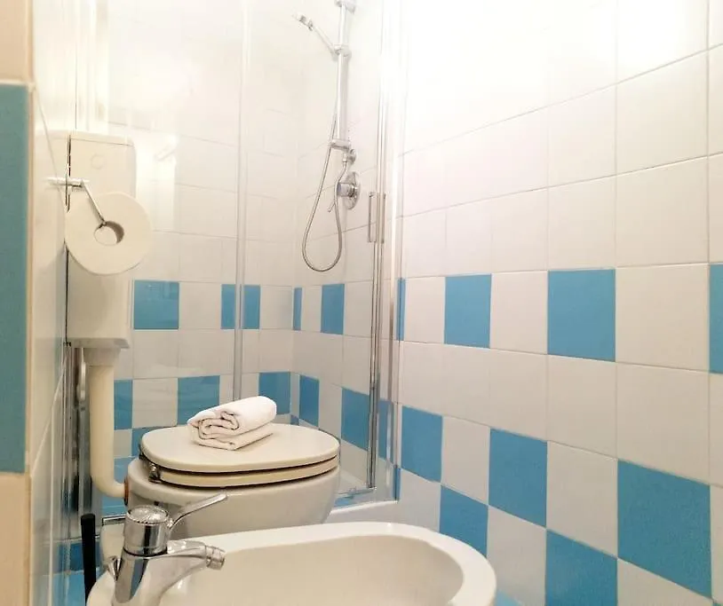 Cozy Apartment Near Train Station Florence