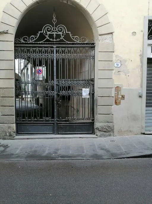 Cozy Apartment Near Train Station Florence