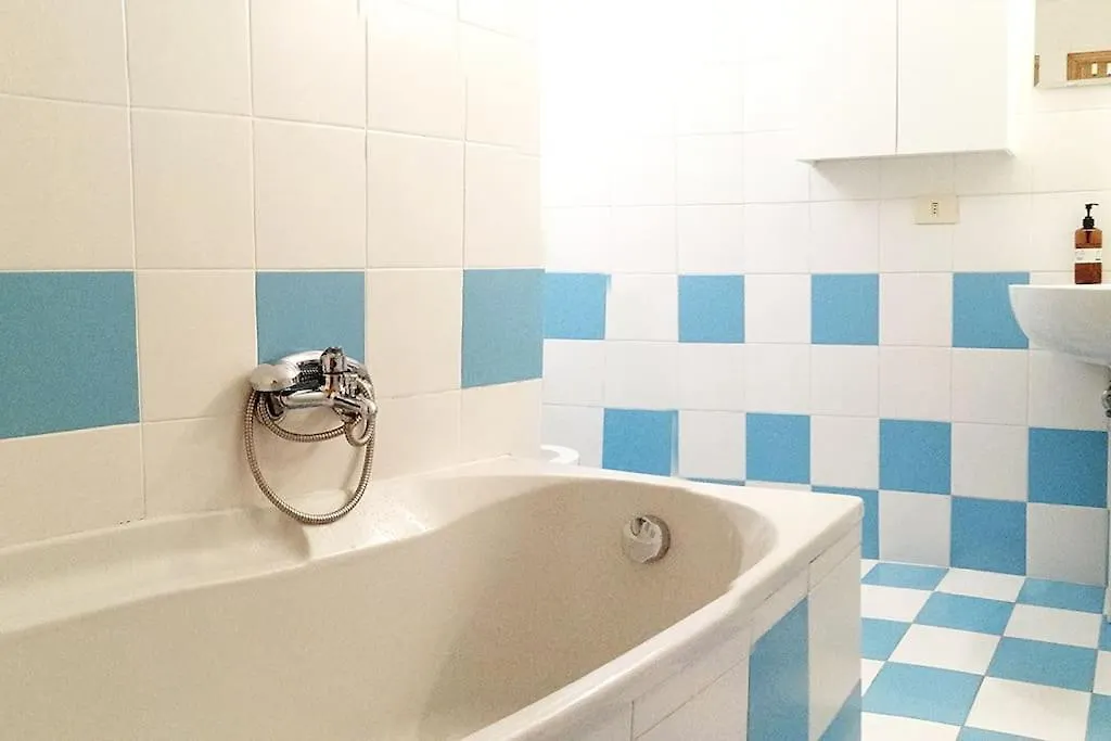 Cozy Apartment Near Train Station Florence